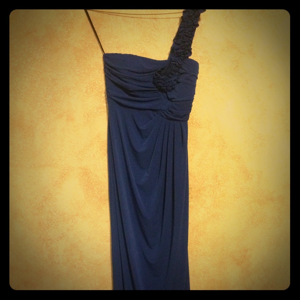 Valerie Bertinelli long blue dress one shoulder